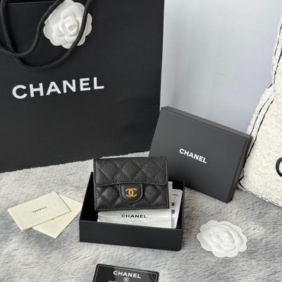CHANEL 三つ折りカードケース カーフレザー レディース 10.5×7.5×3cm