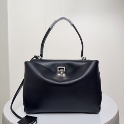 バレンシアガ ショルダーバッグ ロデオ 29×20×10cm