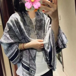 ディオール アニマルジャングルプリントスカーフ 140x140方巾