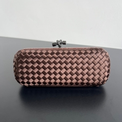 BOTTEGA VENETA ノット シルク編み クラッチバッグ レディース 25×10×5cm