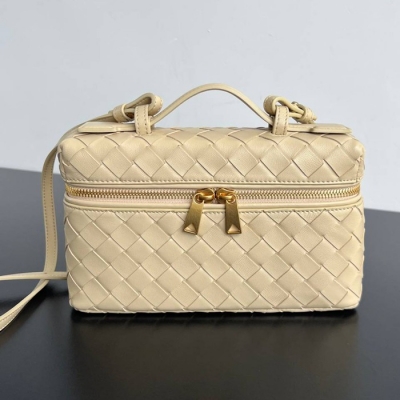 BV ショルダーバッグ レザー ポーチ 化粧ポーチ 22×12.5×5cm