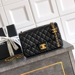 シャネル ショルダーバッグ 23.5×14.5×7cm