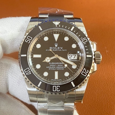 ROLEX サブマリーナー 116610LV Asian ETA搭載