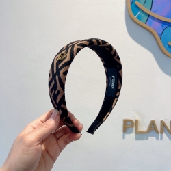 フェンディ スタイル ヘアバンド