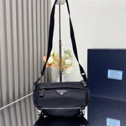 PRADA ウエストバッグ リサイクルナイロン サフィアーノ メンズ 20×12.5×10cm