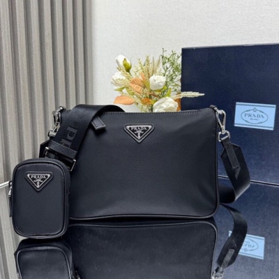 PRADA スリーインワン ショルダーバッグ メンズ 24×18.5×6cm