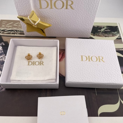 ディオール スタイル ピアス ボウ