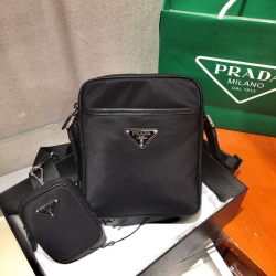 PRADA スリーインワン ショルダーバッグ メンズ 20×16×5cm