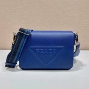 PRADA ショルダーバッグ サフィアーノレザー 刺繍テープ付き メンズ 26×18×6.5cm