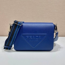 PRADA ショルダーバッグ サフィアーノレザー 刺繍テープ付き メンズ 26×18×6.5cm