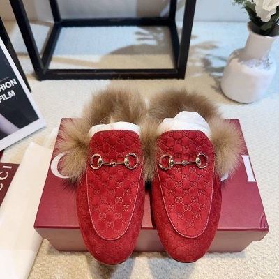 【GUCCI】2026秋冬ファースリッポンレディース