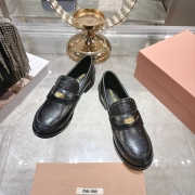 【MIUMIU】25SSラウンドトゥシューズレザーシューズローファーレディース