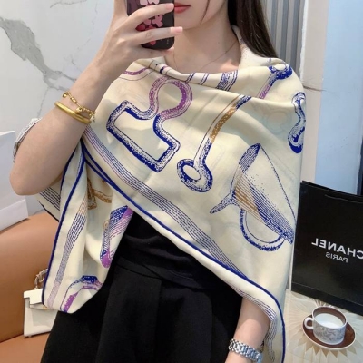 エルメス 馬具ストーリーストール 136 x 137cm