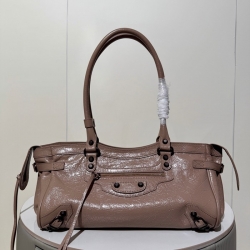 バレンシアガ ショルダーバッグ ルシティ 40×32×18cm