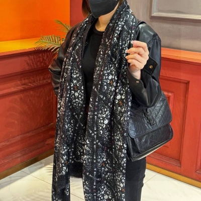 シャネル 銀糸入りカシミヤスカーフ 110x200cm