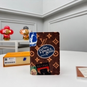 LOUIS VUITTON パスポートケース モノグラム キャンバス メンズ 10×14×2.5cm