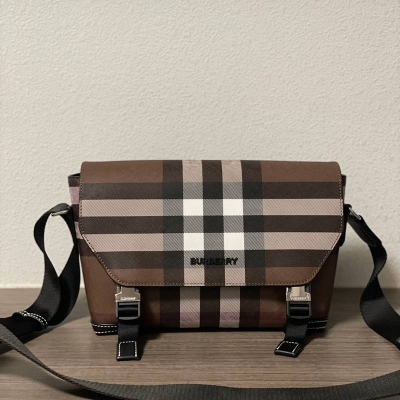 BURBERRY メッセンジャーバッグ ブラウンチェック メンズ 29×17.5×8.5cm
