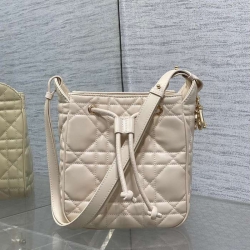 ディオール バケツバッグ カロ 17×19.5×11cm