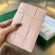 BOTTEGA VENETA カセット パスポートケース ユニセックス 13.6×10.5cm