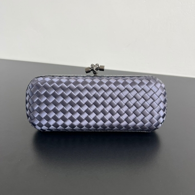 BOTTEGA VENETA ノット シルク編み クラッチバッグ レディース 25×10×5cm