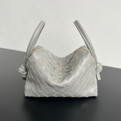 BV ショルダーバッグ レザー ハンドバッグ ループ 19×12×9cm