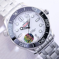 OMEGA 210.30.42.20.04.001 シーマスター ダイバー300M ホワイト