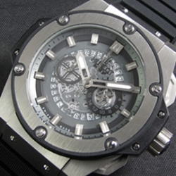 HUBLOT キングパワー クォーツ搭載 クロノグラフ グレー文字盤 カレンダー付き