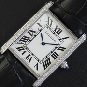 CARTIER タンクアングレーズ クォーツ搭載 ホワイトダイヤル クロノメーター 人気新作