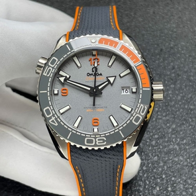 OMEGA 215.92.44.21.99.001 VS製 シーマスター プラネットオーシャン 600M