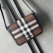 BURBERRY メッセンジャーバッグ チェック レザー メンズ 25.5×21.5×6.5cm