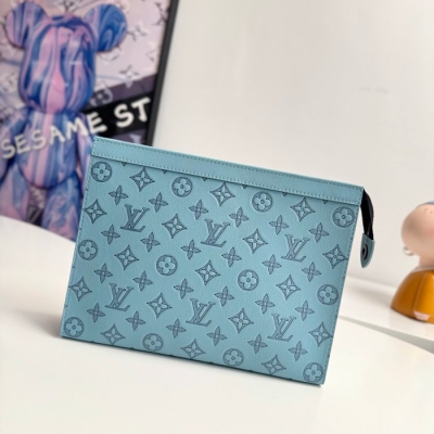 LOUIS VUITTON ポシェット ボヤージュ タイガレザー メンズ 26×20×5cm