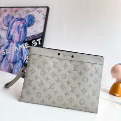 LOUIS VUITTON ポシェット トゥーゴー モノグラム シャドウ レザー メンズ 30×21×1cm