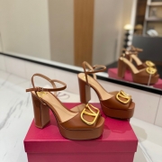 【VALENTINO】2026サンダルレディース