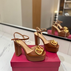 【VALENTINO】2026サンダルレディース