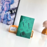 LOUIS VUITTON パスポートケース カラードモノグラム キャンバス メンズ 14×10×2.5cm