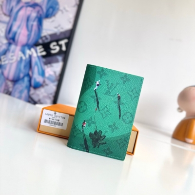 LOUIS VUITTON パスポートケース カラードモノグラム キャンバス メンズ 14×10×2.5cm