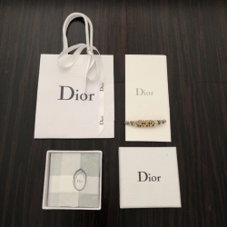 ブローチ D ウィングブローチ（麦穂シリーズ）— スワロフスキーシルバーシャドウ×アンティークゴールド、気品ある仕上がり