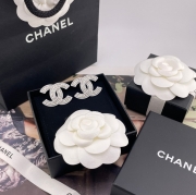 シャネル スタイル ピアス ホワイト クリスタル