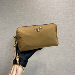 PRADA クラッチバッグ リサイクルナイロン ユニセックス 20×11.5×9cm