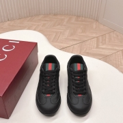 【GUCCI】新作アガサスニーカーメンズレディース