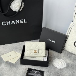 CHANEL 三つ折りカードケース カーフレザー レディース 10.5×7.5×3cm