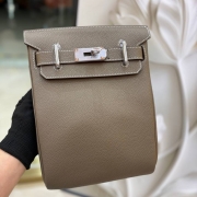 HERMES ハックアドス バックパック スモール ユニセックス 21×27×8cm