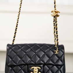 シャネル ショルダーバッグ CF 20×13×7cm