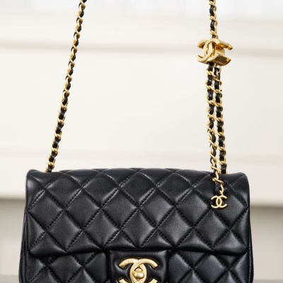 シャネル ショルダーバッグ CF 20×13×7cm
