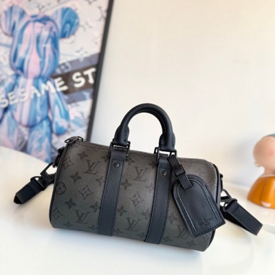 LOUIS VUITTON キープオール バンドリエール 25 ショルダーバッグ メンズ 25×15×11cm