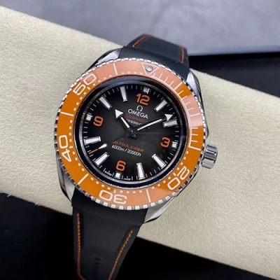 OMEGA 215.32.46.21.06.001 VS製 シーマスター プラネットオーシャン 6000M 45.5mm