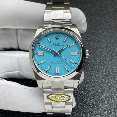 ROLEX M124300 CLEAN製 41mm ターコイズブルー Cal.3230搭載