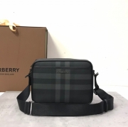 BURBERRY ショルダーバッグ チェック レザー メンズ 25×18×5cm