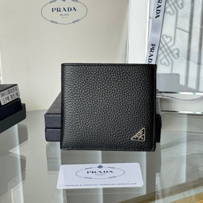 PRADA 二つ折り財布 カーフレザー メンズ 11×9.5cm