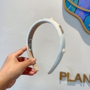 ミュウミュウ スタイル ヘアバンド レター